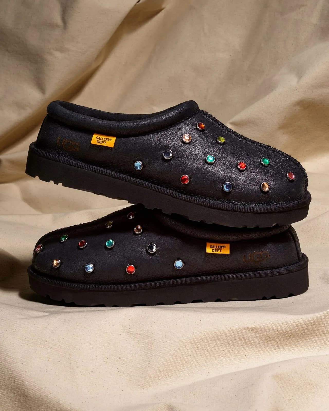 UGG Tasman Slipper Gallery Dept Black — фото 2