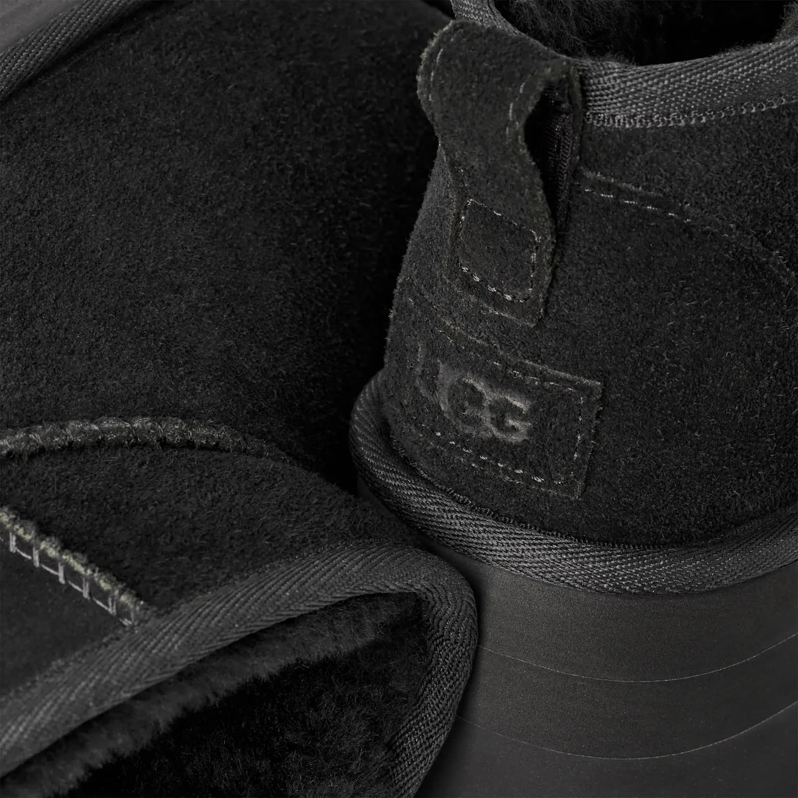 UGG Classic Ultra Mini Platform Black — фото 5
