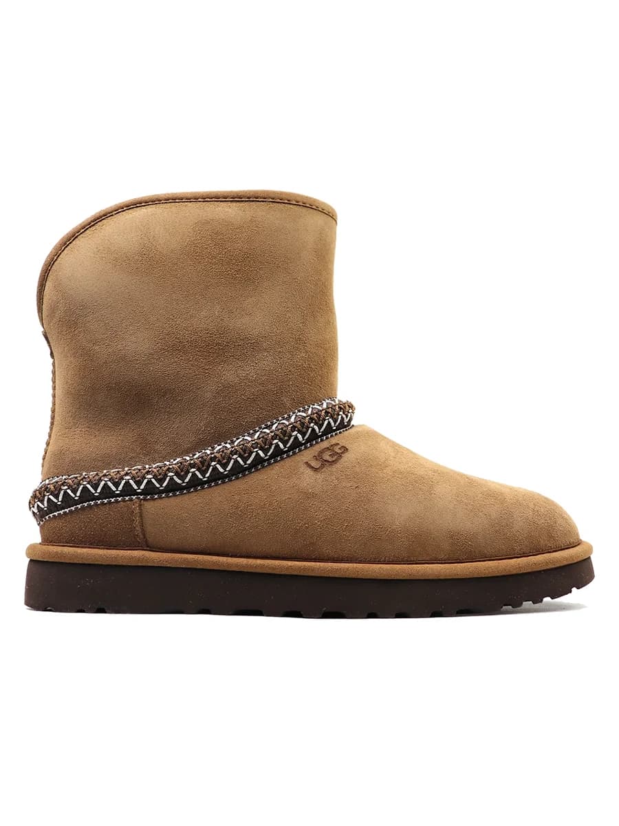 UGG Classic Short Cresent Chestnut