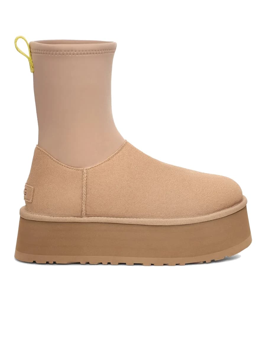 UGG Classic Dipper Boot Sand
